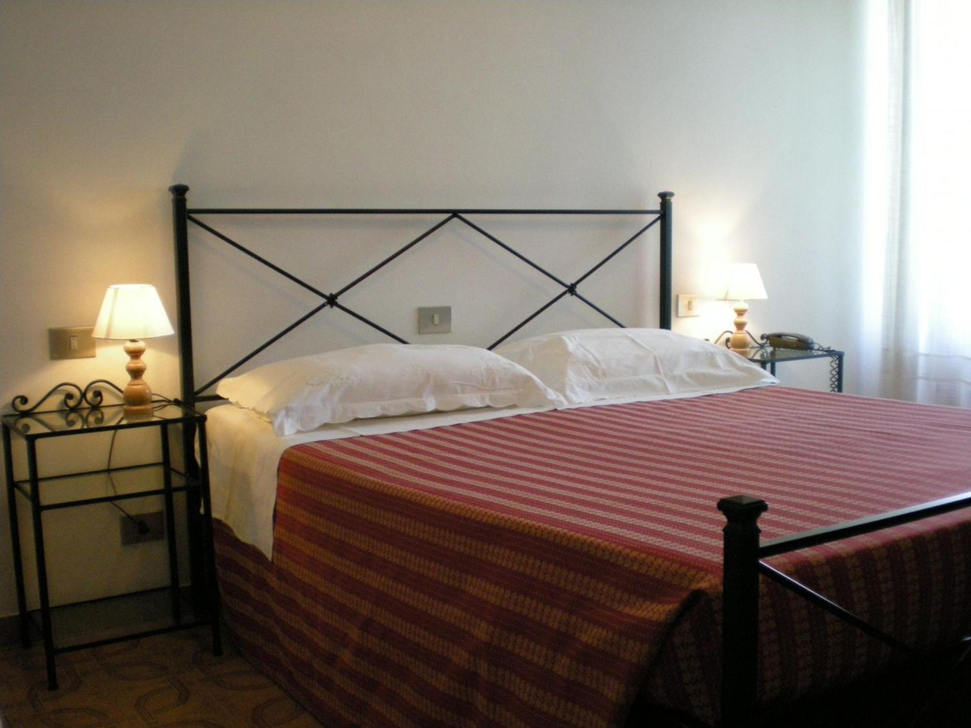 Hotel Sangallo B&B Montepulciano Stazione Rum bild