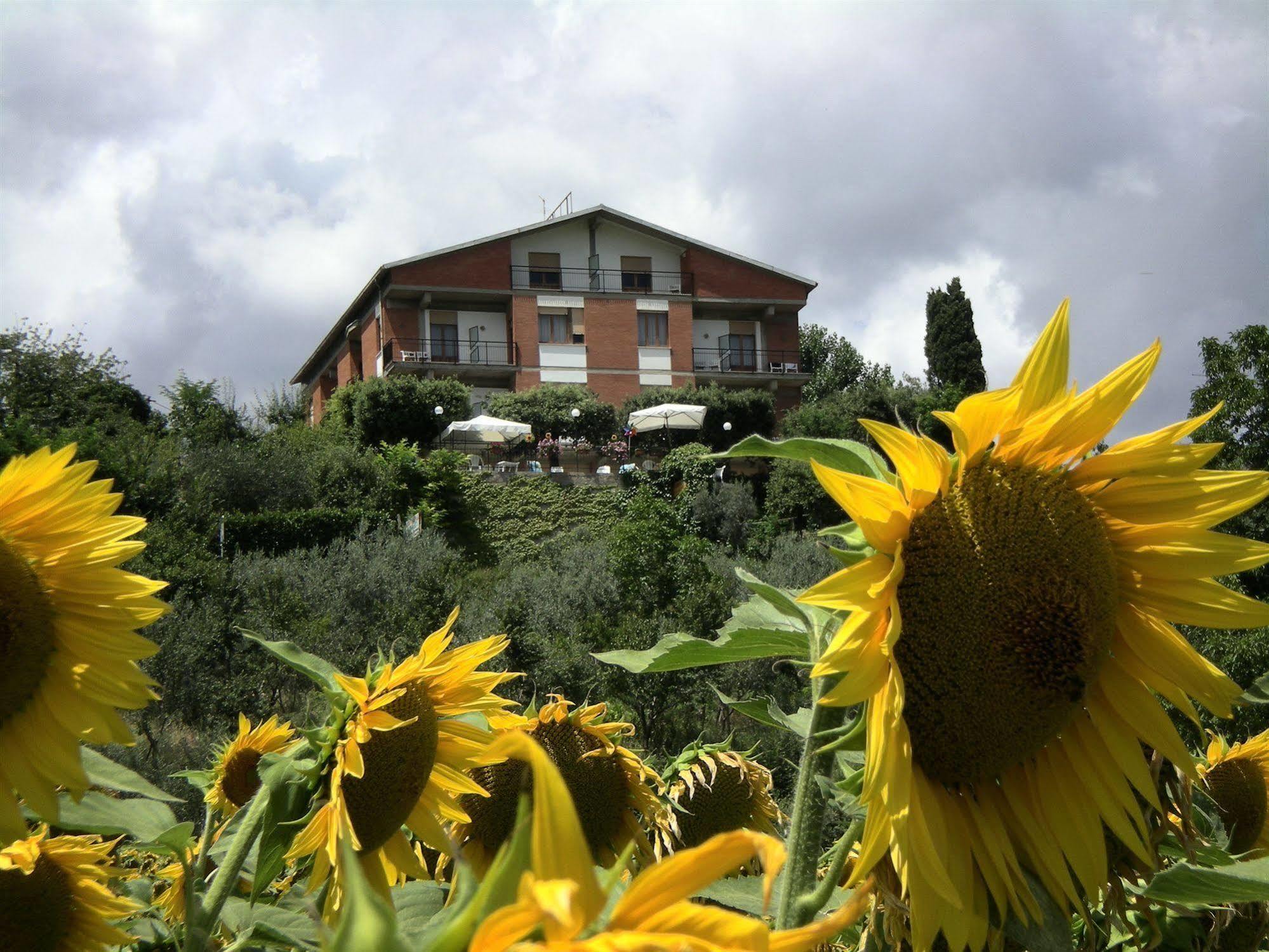 Hotel Sangallo B&B Montepulciano Stazione Exteriör bild